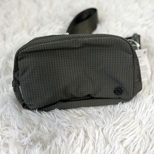 Lululemon Everywhere Belt Bag